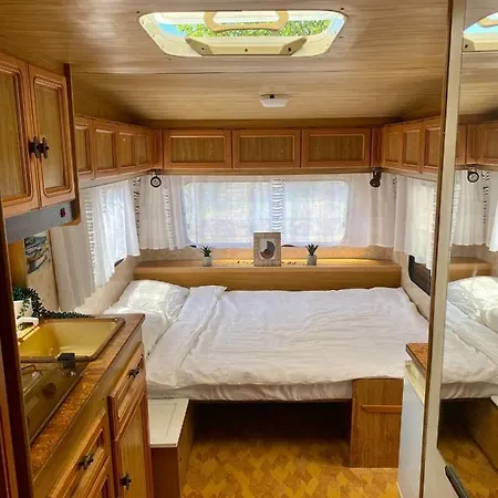 Beachfront Caravans * Tschernomorez