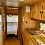 キャンプ場 Beachfront Caravans