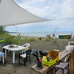 キャンプ場 Beachfront Caravans