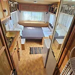 Beachfront Caravans مكان تخييم