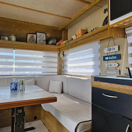 Beachfront Caravans Czernomorec