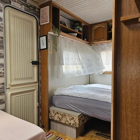 キャンプ場 Beachfront Caravans チェルノモレツ