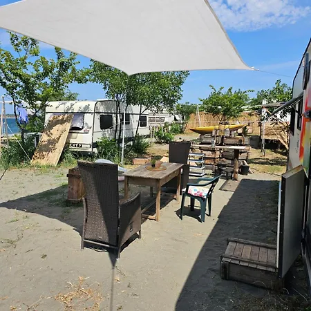 Beachfront Caravans キャンプ場 *