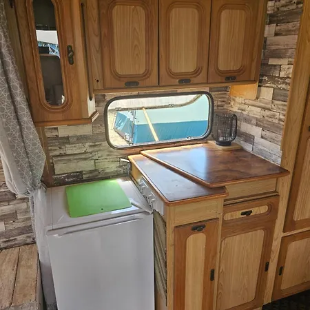 Campsite Beachfront Caravans *