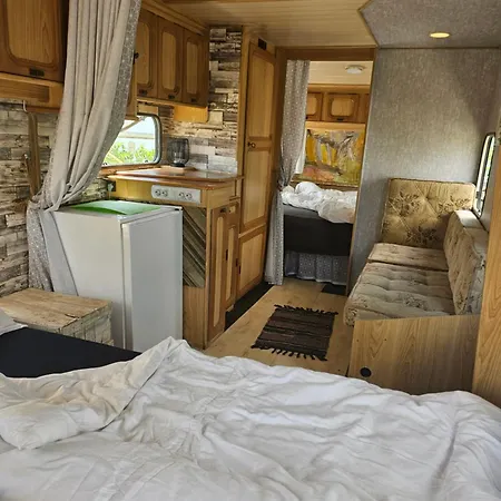 Beachfront Caravans Campsite Chernomorets