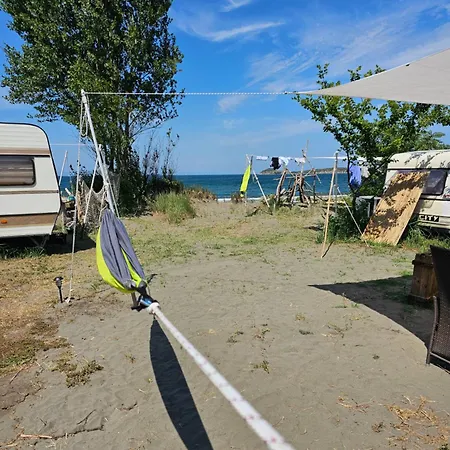 Beachfront Caravans Campsite *