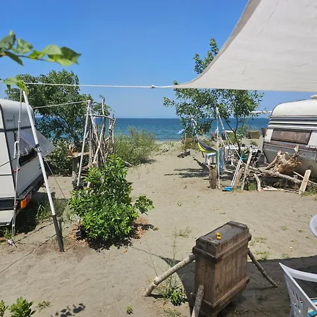 Beachfront Caravans Campsite *