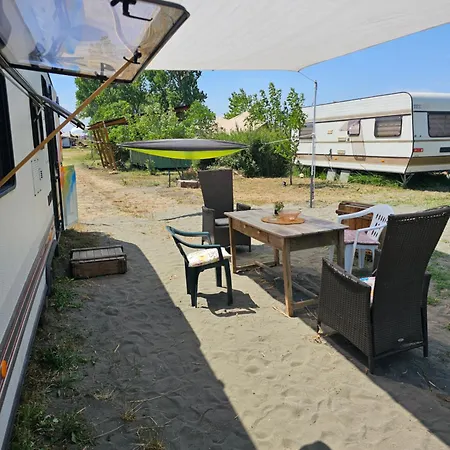 Beachfront Caravans キャンプ場