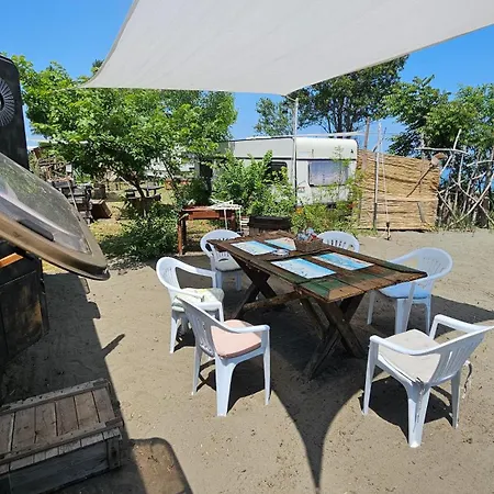 Beachfront Caravans 切尔诺莫雷茨