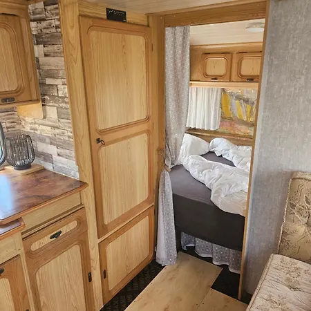 Beachfront Caravans 切尔诺莫雷茨