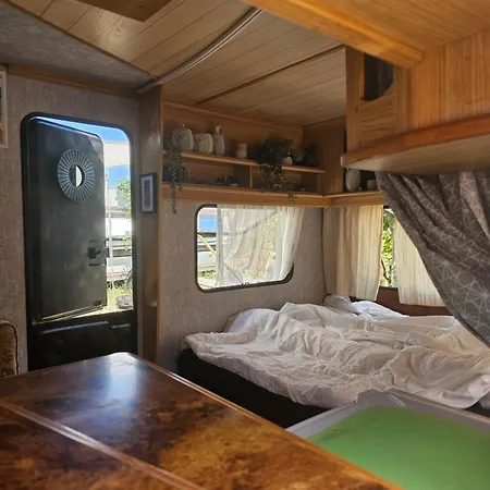 Kemping Beachfront Caravans