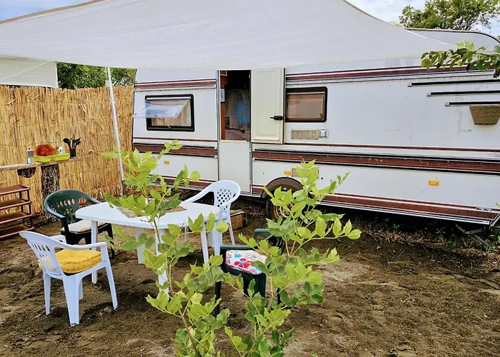 Beachfront Caravans Campsite *