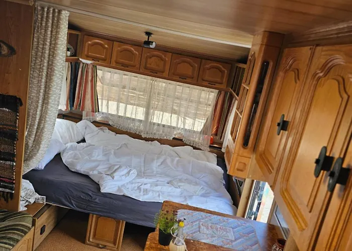 Къмпинг Beachfront Caravans Черноморец