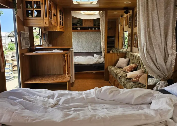 Къмпинг Beachfront Caravans Черноморец