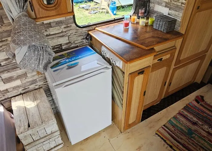 Къмпинг Beachfront Caravans Черноморец