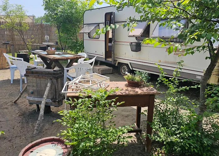 Beachfront Caravans Къмпинг Черноморец