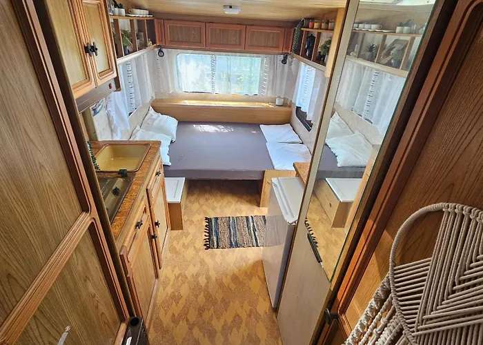 Beachfront Caravans Къмпинг